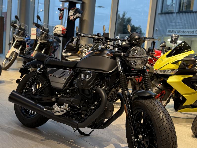 Moto Guzzi V9 Bobber Special Edition - Neuve - Destockage